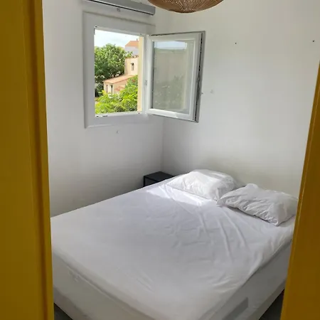 35m2 Avec Balcon Et Parking Apartment *
