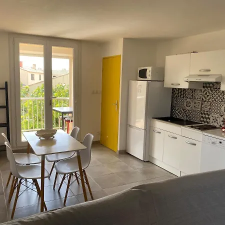 35m2 Avec Balcon Et Parking Apartment *